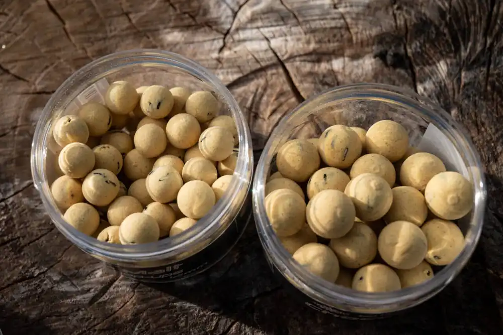 Dynamite Baits IR Choccy Malt Pop Ups