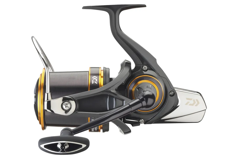 Daiwa 23 Emblem Surf 45 SCW QD