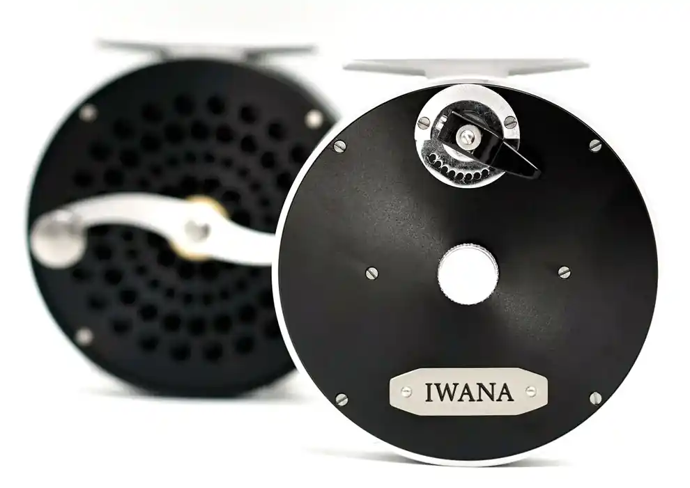 Iwana Salmon Series Fliegenrolle LHW black & silver- small