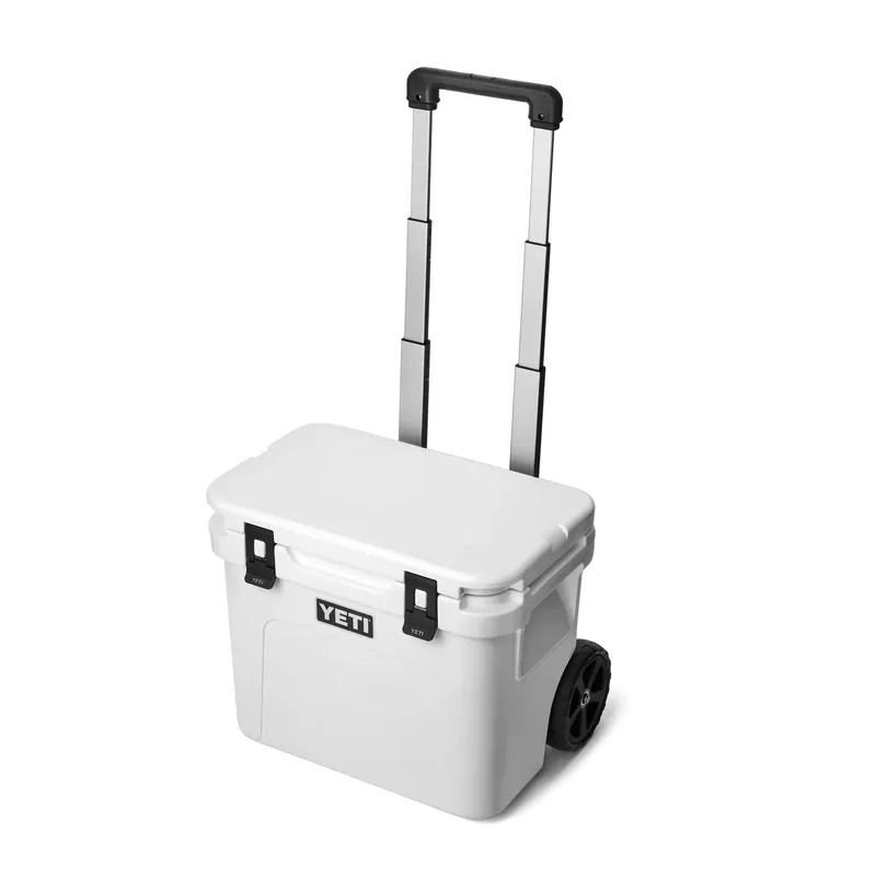 Yeti Roadie 32 Wheeled Cool Box white-