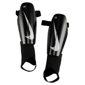 Schienbeinschoner "Nike Charge"